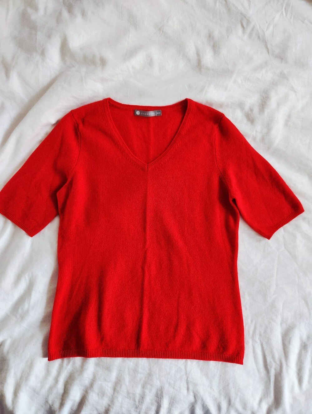 InCashmere 100% Cashmere Red V-Neck Short Sleeve Sweater Size M